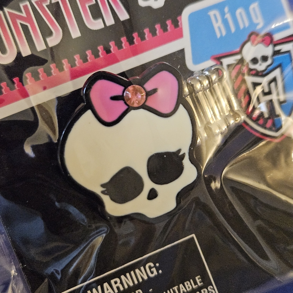 ⚠️♡Monster High ring - Picture 2 of 2